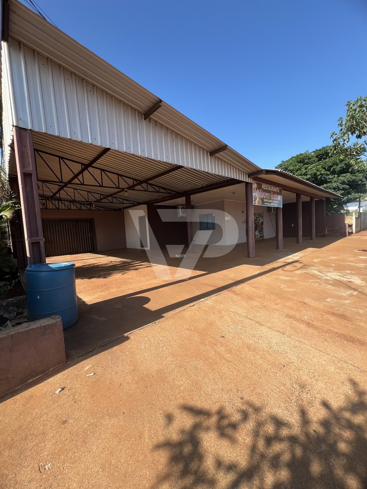 CASA COMERCIAL 400M² MARIPÁ